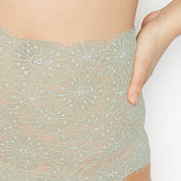 VS S NWT High-Rise Thong Panty Pale Sky Gray Floral Lace Scalloped Edges Daisies - Picture 4 of 15